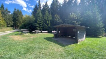 Am Streit hut en picknicktafels