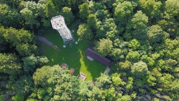 Een vogelperspectief van de Lemberg-toren