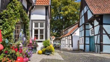 Vakwerkhuizen in de historische kern van Tecklenburg bepalen het sfeervolle dorpsbeeld